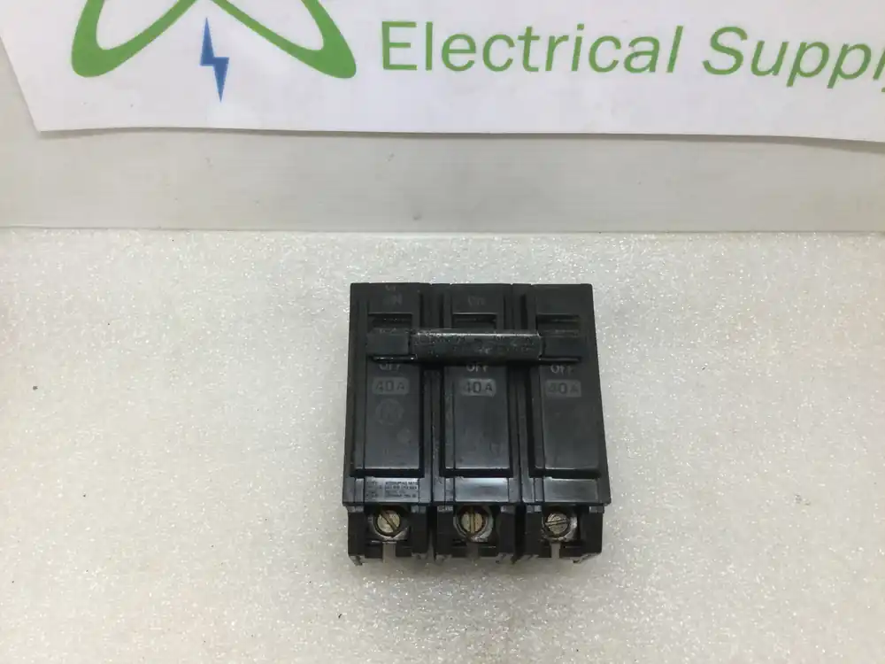 Price Drop General Electric THQB32040 40 Amp 3 Pole 240V Bolt On Breaker - Cosmetic Flaw