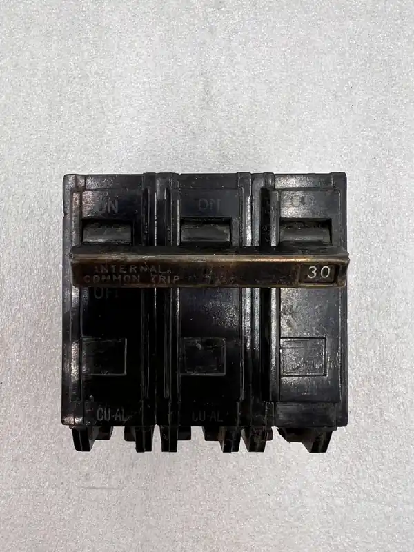 GE General Electric THQAL32030 30 Amp 3 Pole 240v Type THQAL Circuit Breaker -Flawed New Arrival