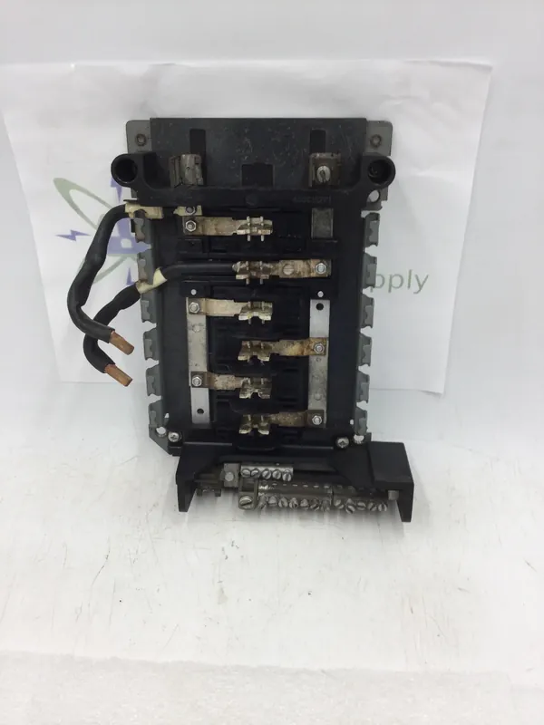 One Day Deal GE General Electric 6 Space/24 Circuit Split Bus Main Load Center Guts Only 8" X 9"